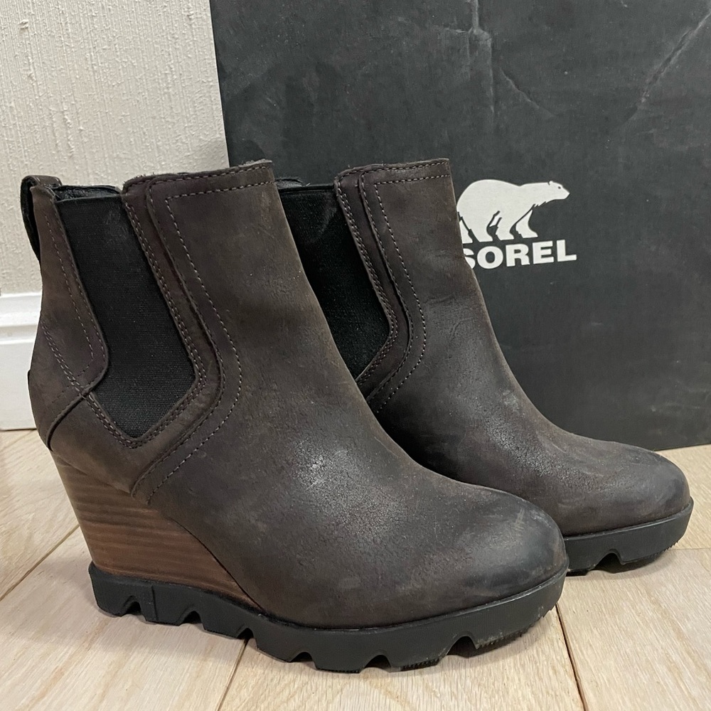 Sorel Joan Uptown Chelsea Bootie Boots in ‘Blackened Brown’ Size 6